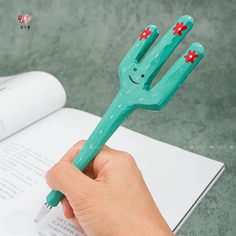 Stylo en bois sculpté à la main – Animaux cartoon mignons