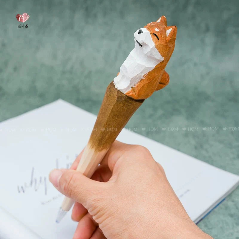 Stylo en bois sculpté à la main – Animaux cartoon mignons