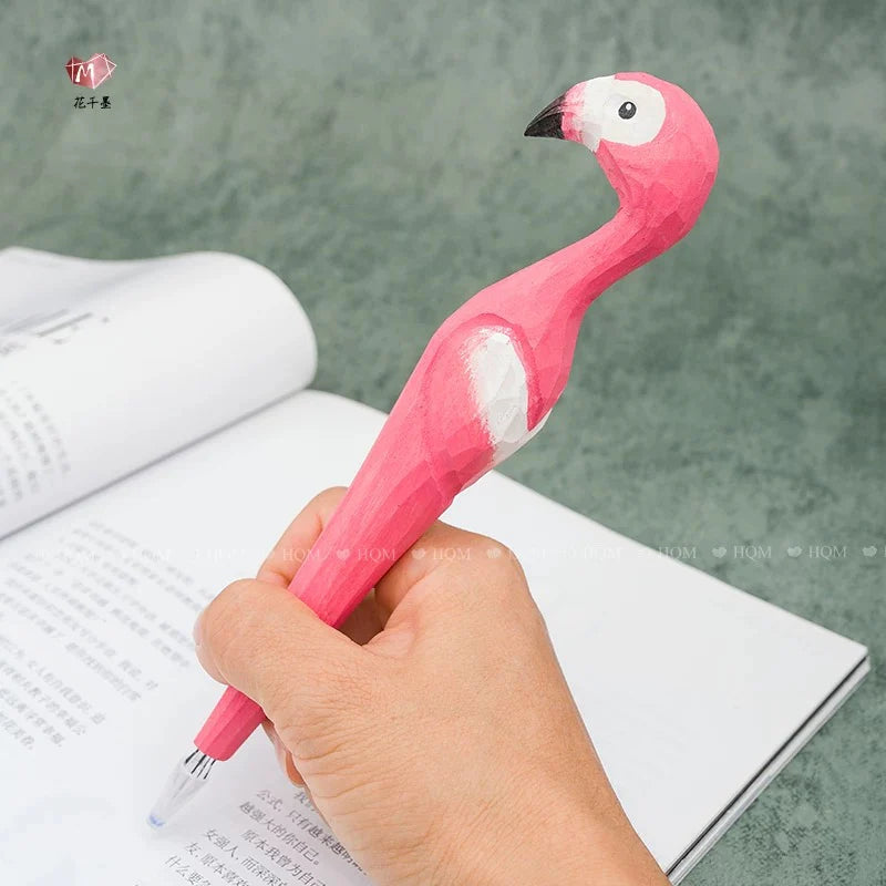 Stylo en bois sculpté à la main – Animaux cartoon mignons