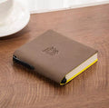 Carnet de poche Ourson pâtissier – Pages vierges avec porte-stylo