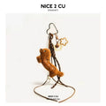 Pendentif pour sac – teckel mignon avec nœud papillon marron foncé