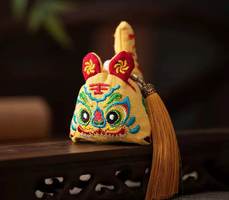 Pendentif parfumé – sachet porte-bonheur tigre en broderie 3D