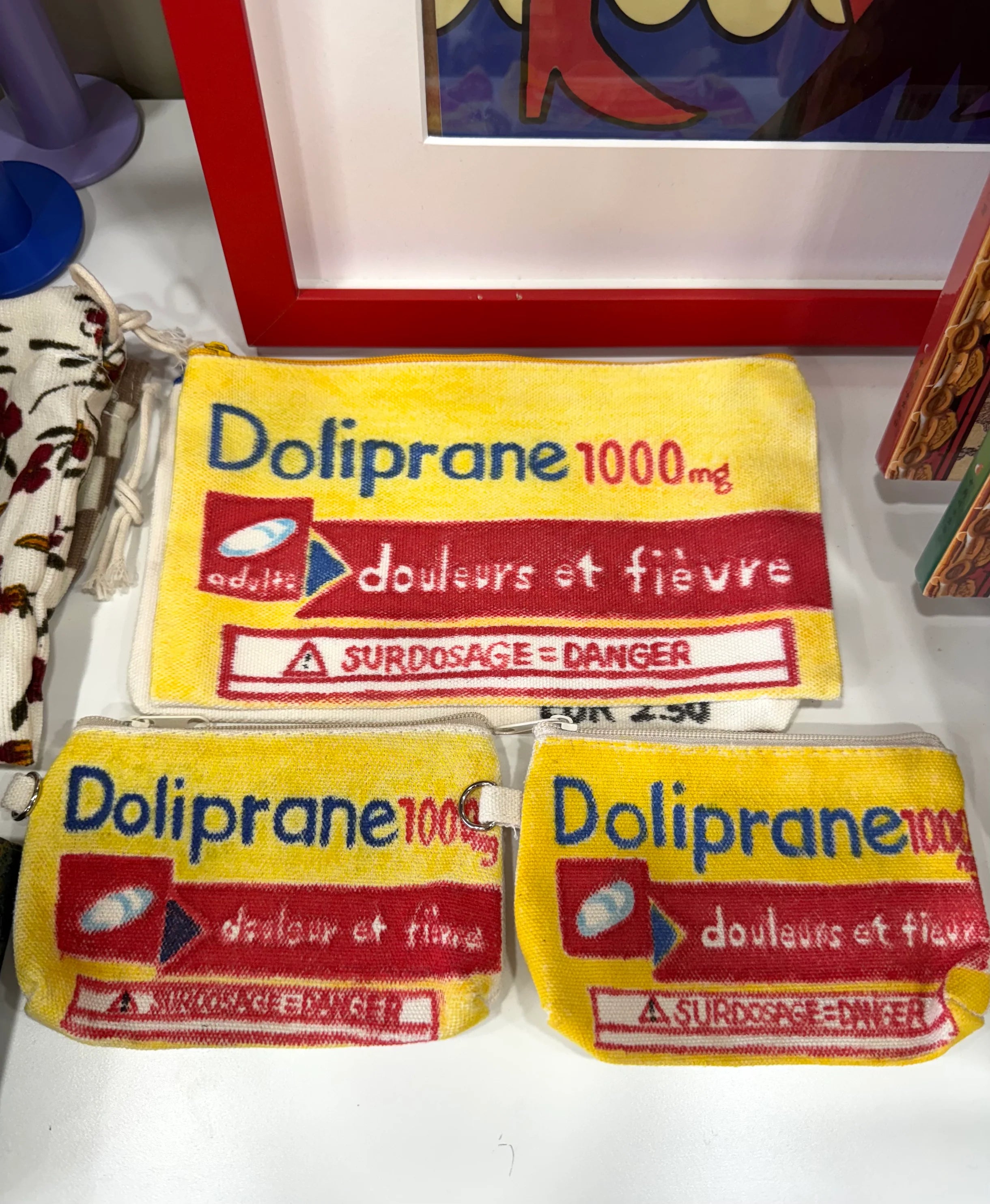 Porte-monnaie – Kongïsme, illustrateur français, création originale “Doliprane & ticket de métro”