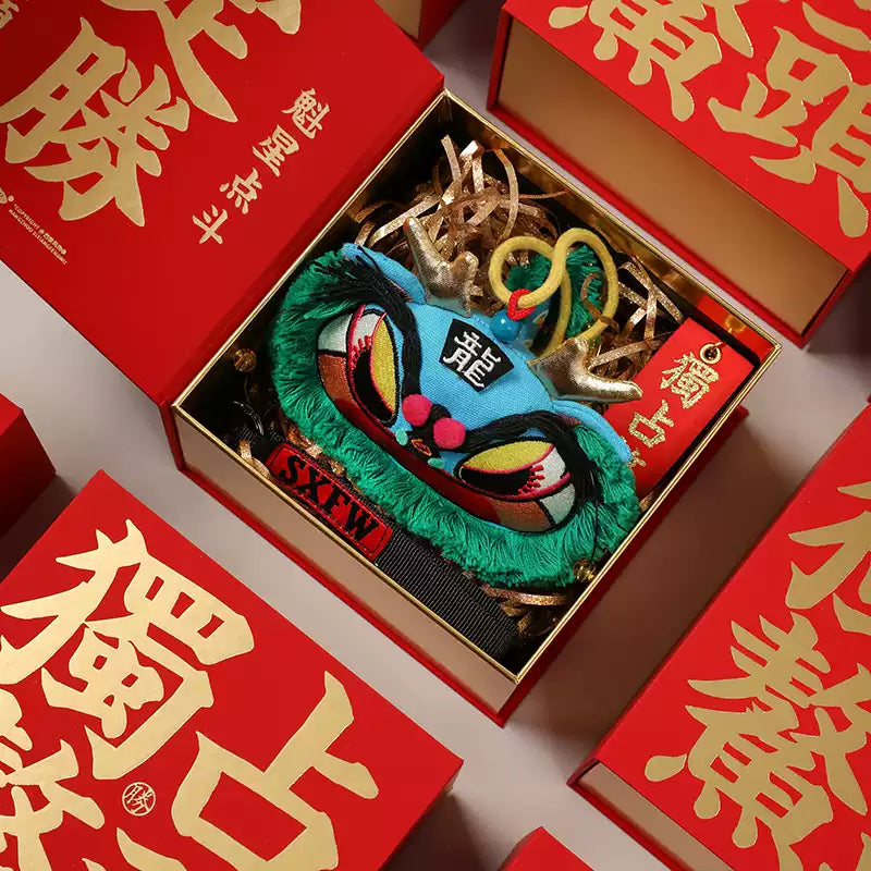 Coffret cadeau de poupées brodées – “Quatre symboles”, création originale “Excellence suprême”